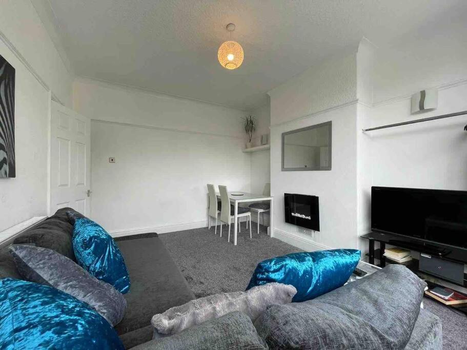 2 Bed Sleeps 6 Beach Retreat St Annes On Sea Βίλα Lytham St Annes Εξωτερικό φωτογραφία
