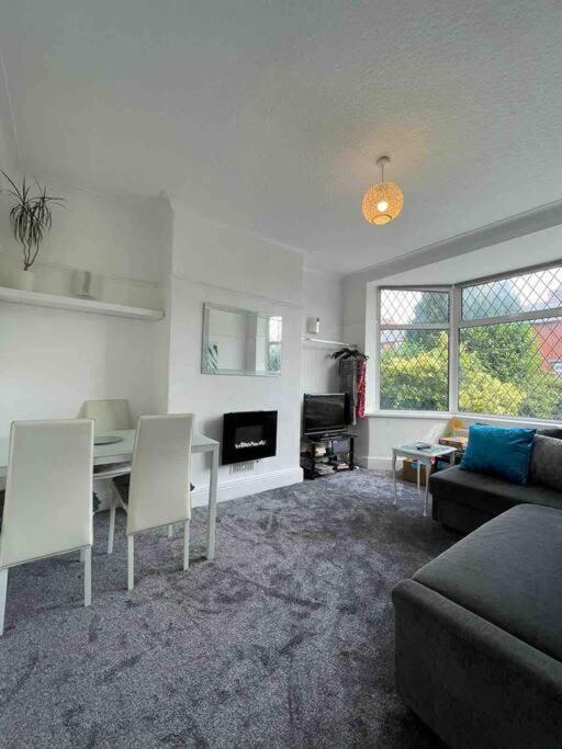 2 Bed Sleeps 6 Beach Retreat St Annes On Sea Βίλα Lytham St Annes Εξωτερικό φωτογραφία