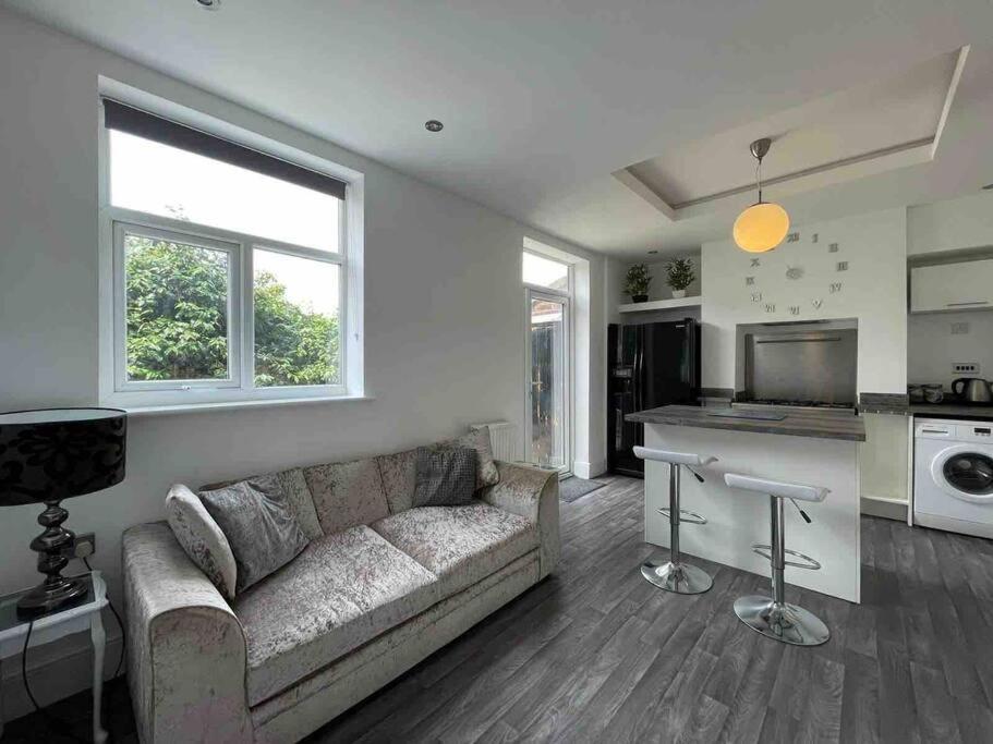 2 Bed Sleeps 6 Beach Retreat St Annes On Sea Βίλα Lytham St Annes Εξωτερικό φωτογραφία