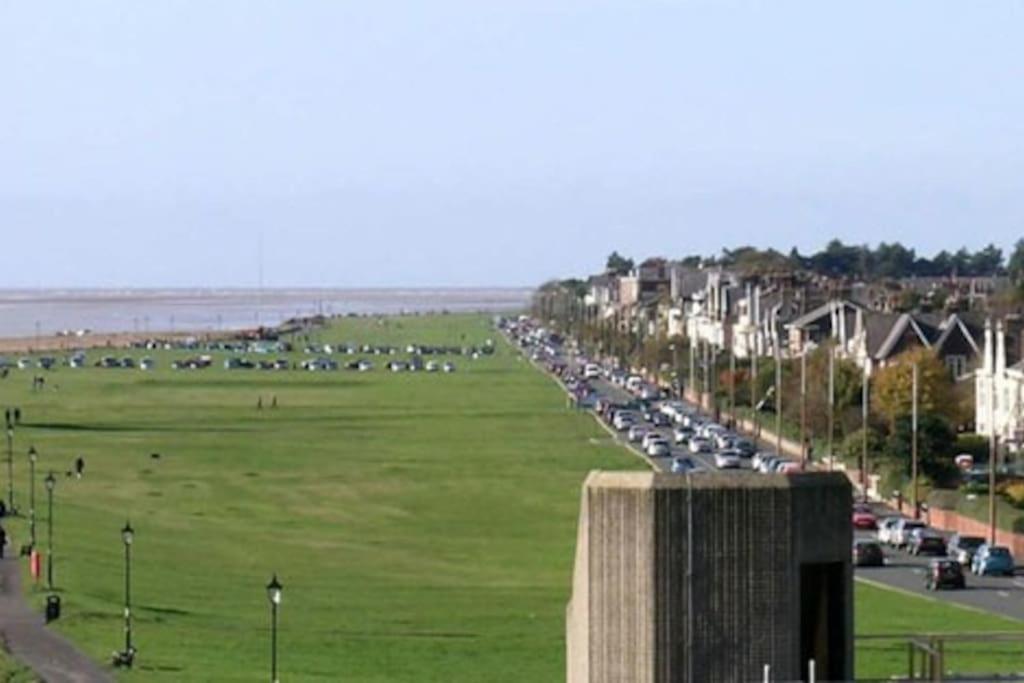 2 Bed Sleeps 6 Beach Retreat St Annes On Sea Βίλα Lytham St Annes Εξωτερικό φωτογραφία